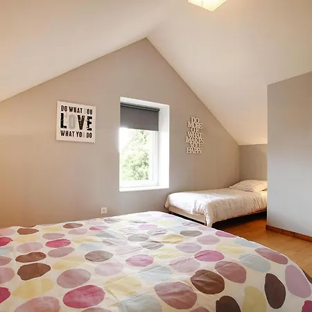 بيت للعطل Semi Detached House, Bacilly