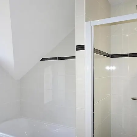 بيت للعطل Semi Detached House,